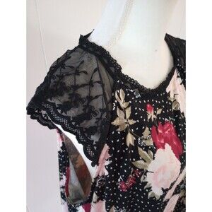 Torrid Size 3 Shirt Rose Dark Floral Lace Whimsigoth Romantic Stretch Black Red
